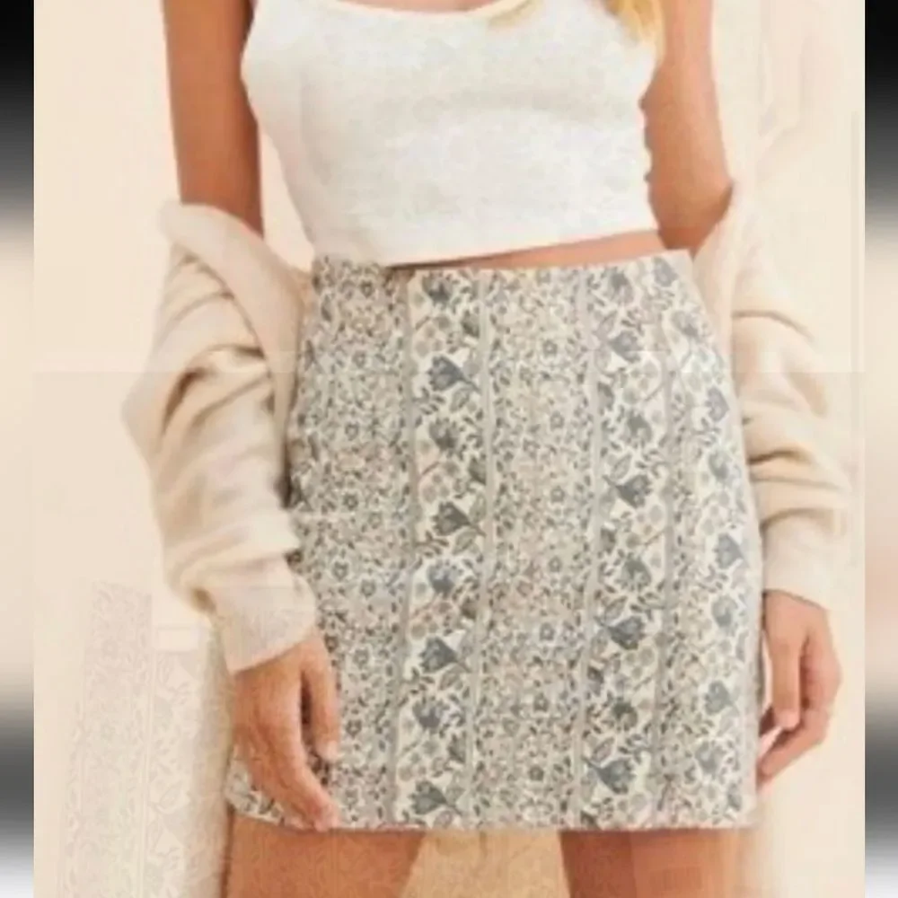 NEW Free People Modern‎ Femme Denim Floral Miniskirt Macadamia Combo Size 8 NWT - Picture 3 of 8